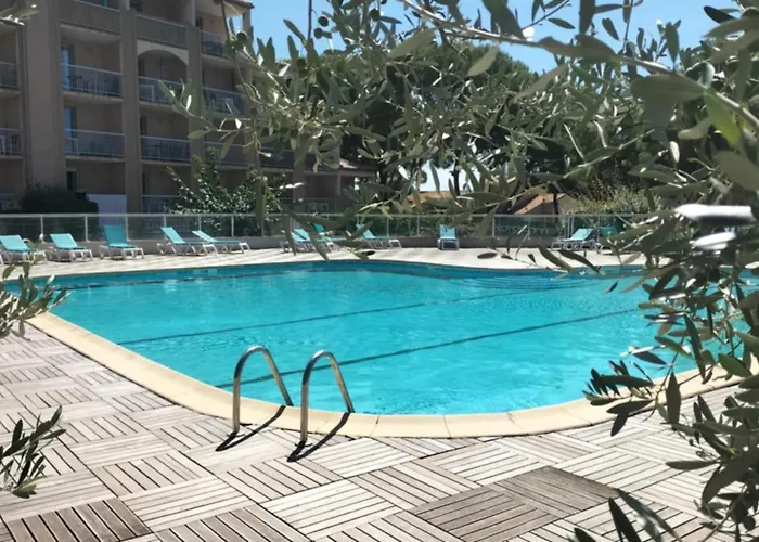 Cosy Avec Piscine Climatise Wifi Apartament